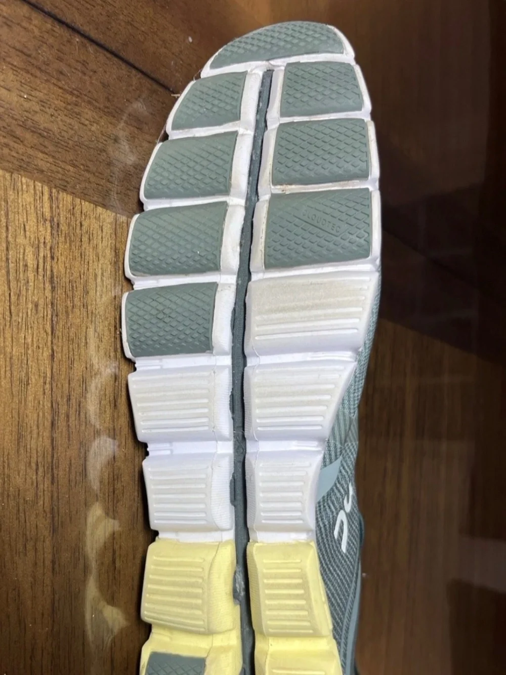 On Cloudflow W9.5 Women’s Running Shoes - Wide